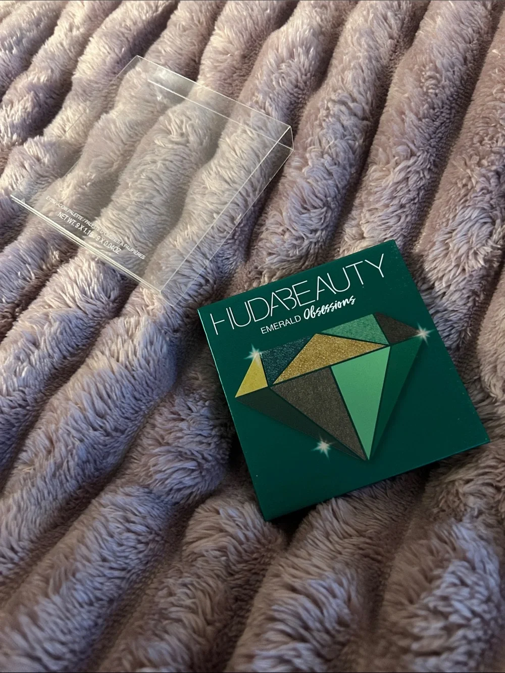 NIB Huda Beauty Emerald Obsessions Eyeshadow Palette